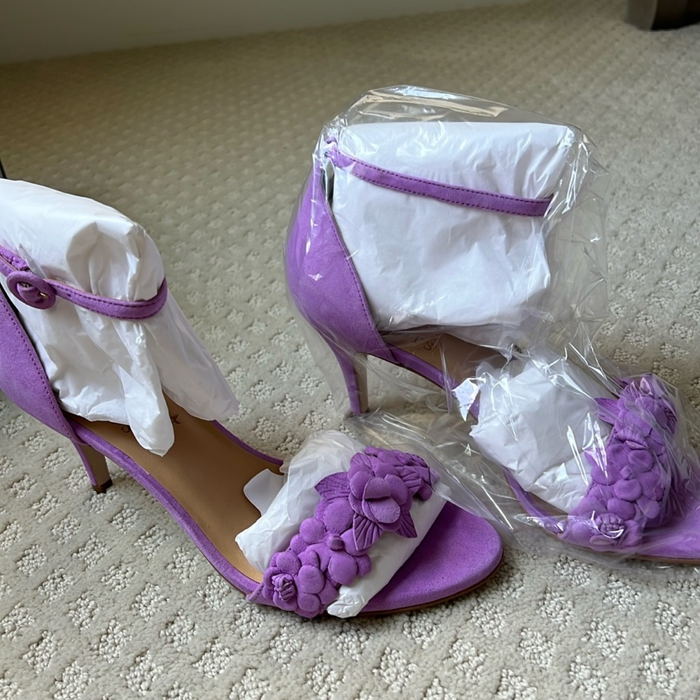 NWT Talbots woman’s heel shoe 8.5 color orchard